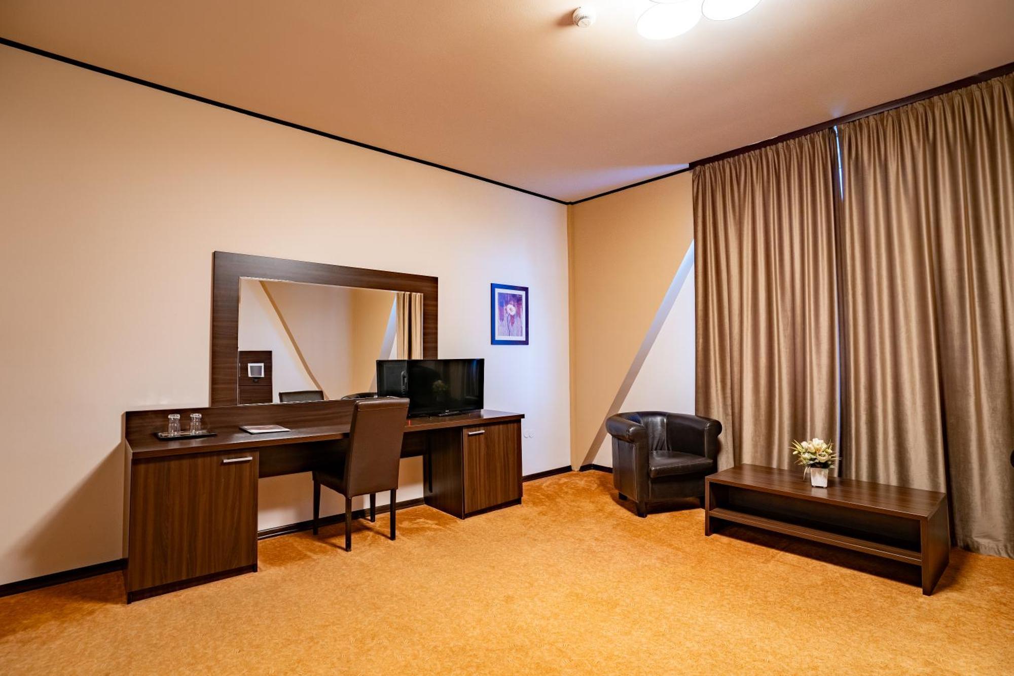Hotel Aurelia Chisoda Экстерьер фото