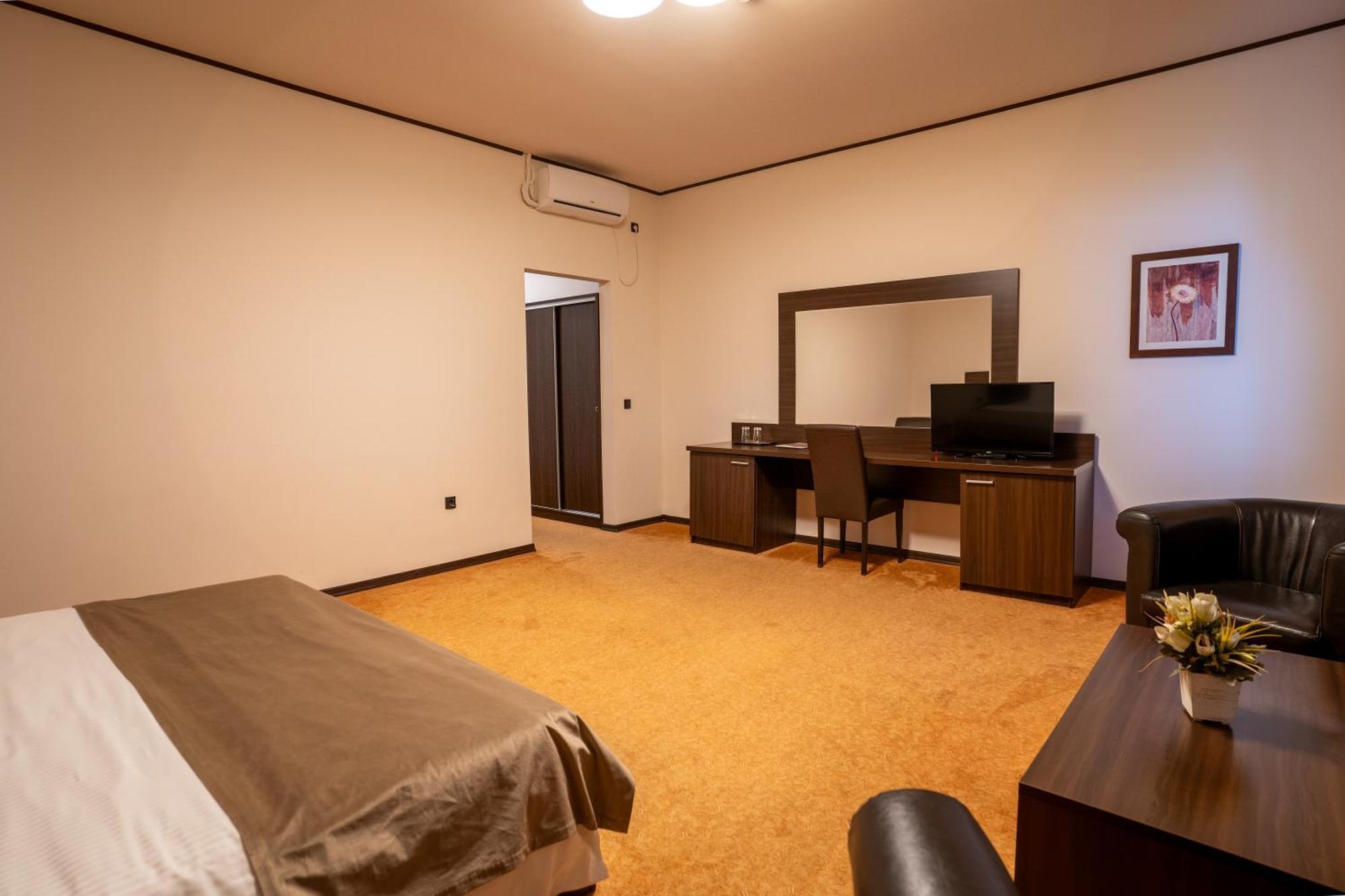 Hotel Aurelia Chisoda Экстерьер фото